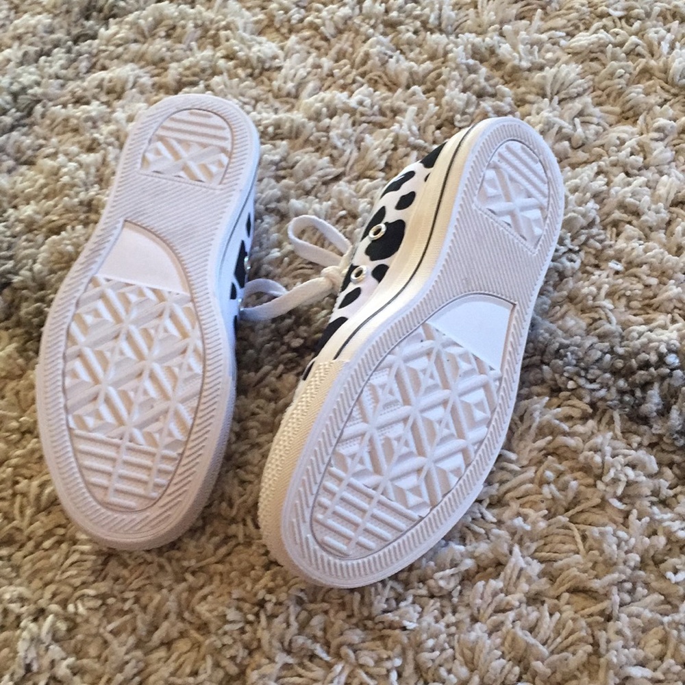 Cow print tennis shoes - Picture 2 of 3